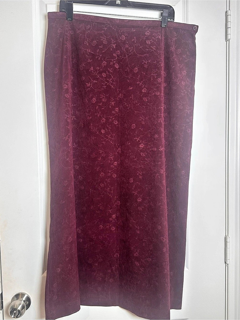 Casual Corner Annex Floral Maxi Skirt in Burgundy Size 16
